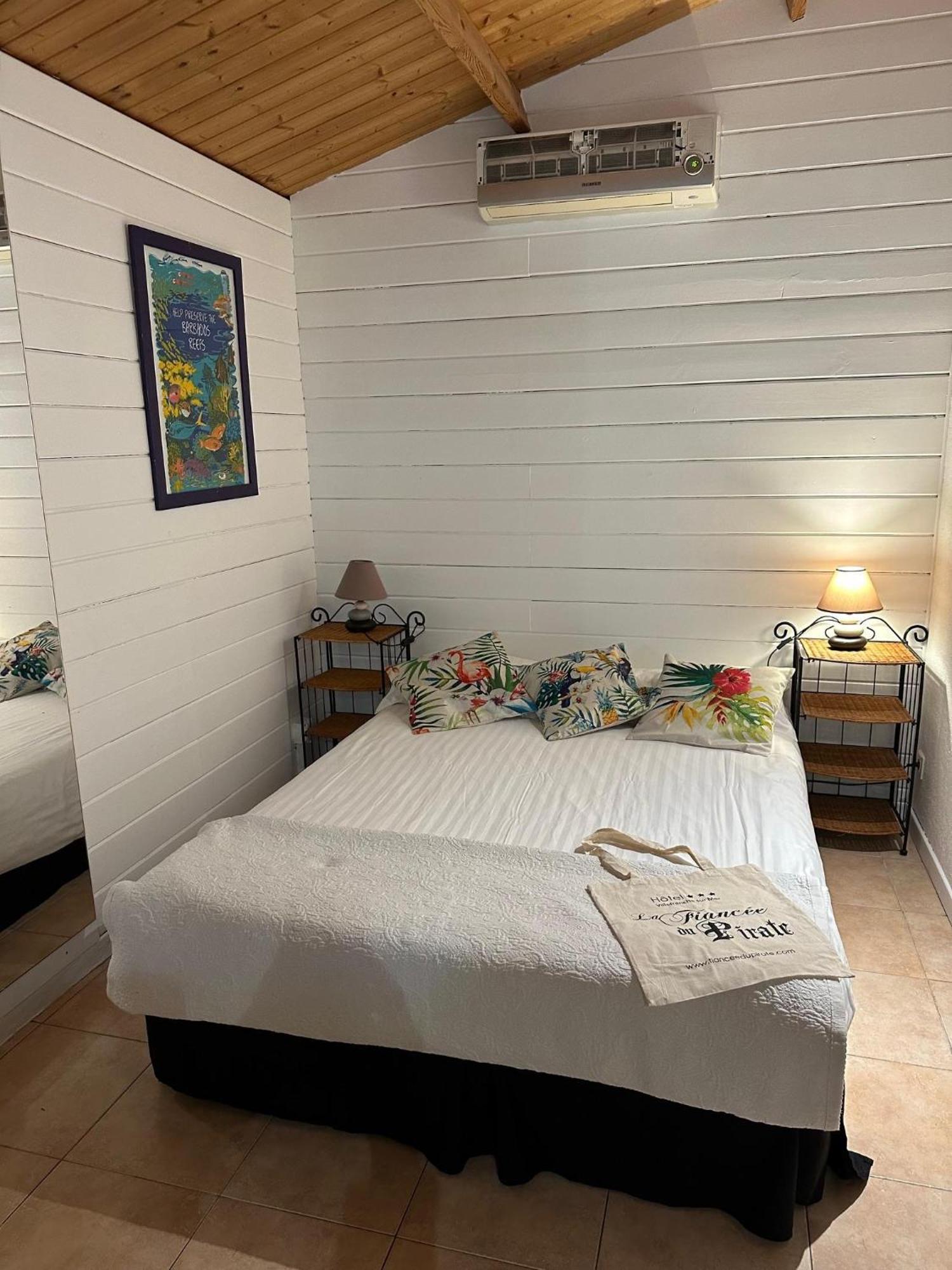 La Fiancée Du Pirate Hotel 3*